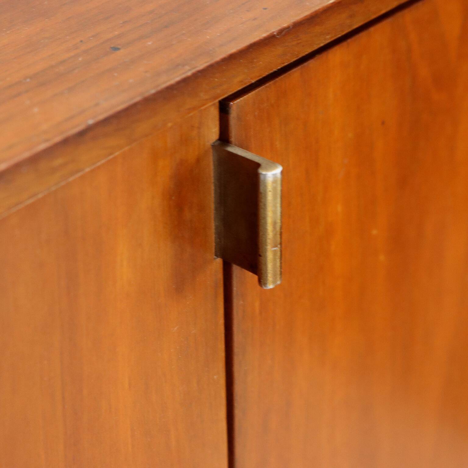 Vintage low sideboard in walnut veneer, Italian design, 1960s original