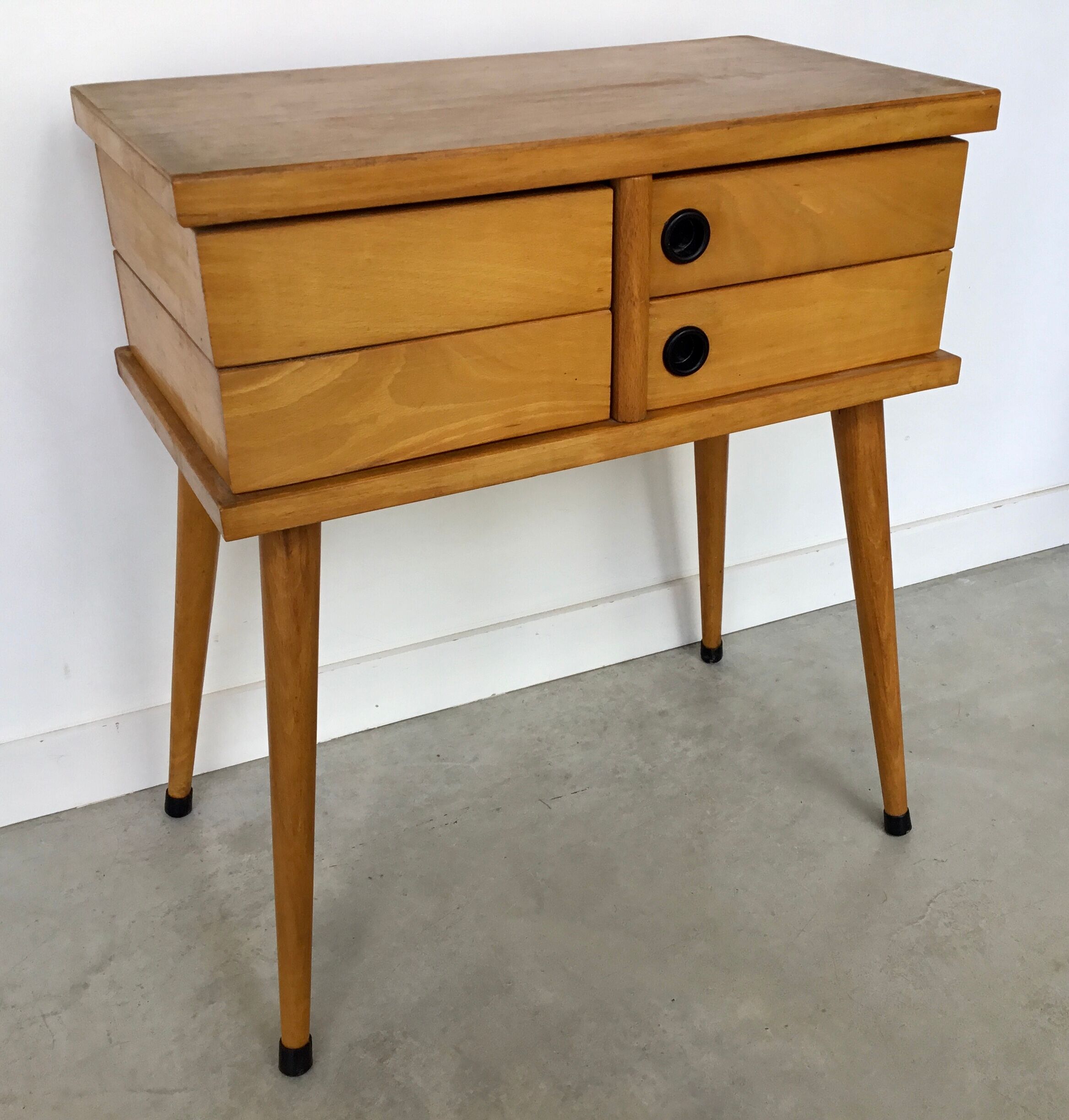 Vintage worker tapered feet with 4 swivel drawers - 1960