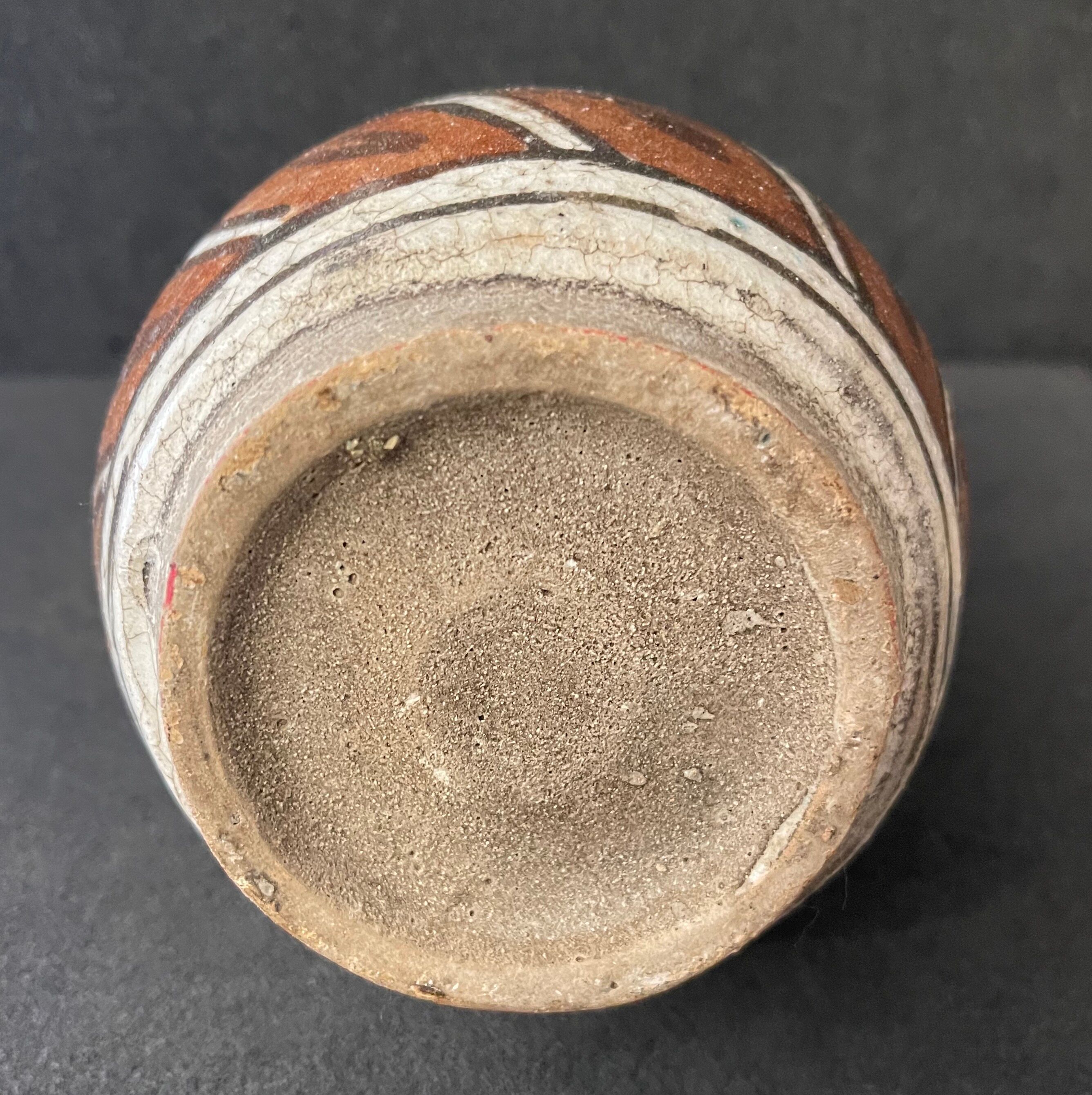 Bottle of Iznik Turkey in siliceous ceramic decoration under lead glaze nineteenth century