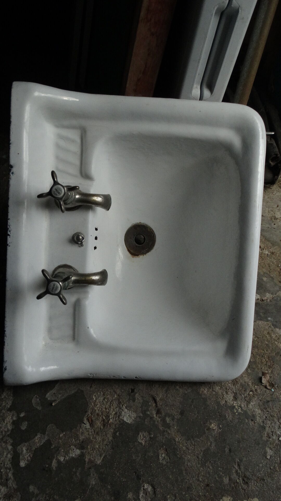 former godin-cast sink Emaillé