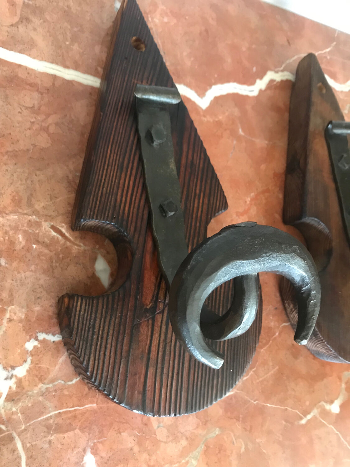 Paire de patères brutaliste