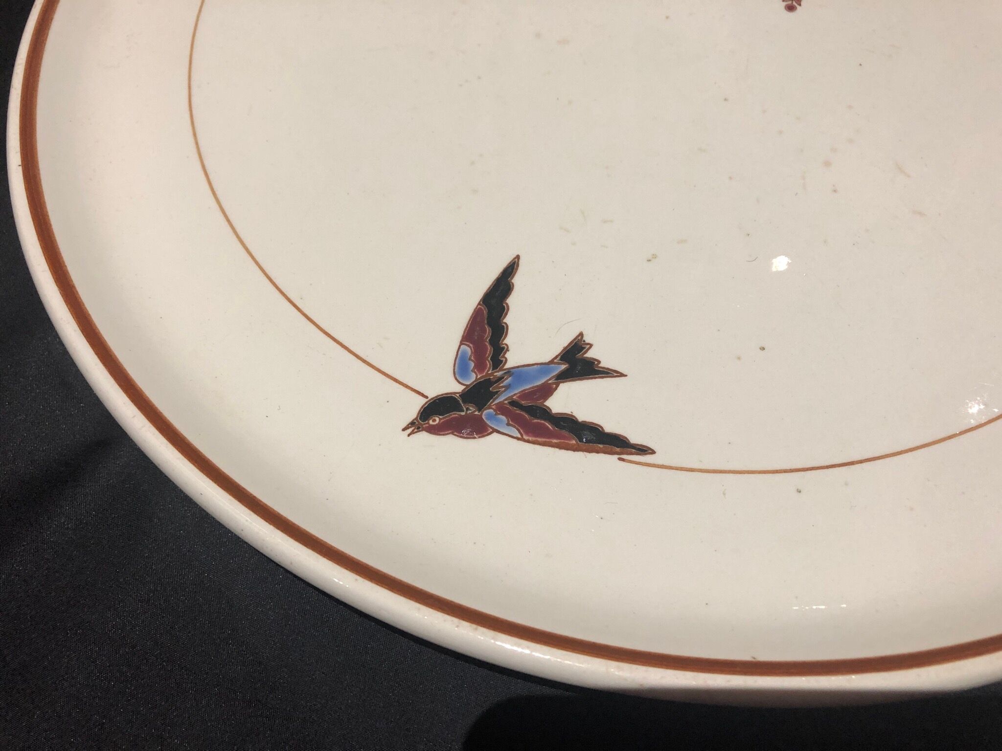 Large dish with decoration of birds