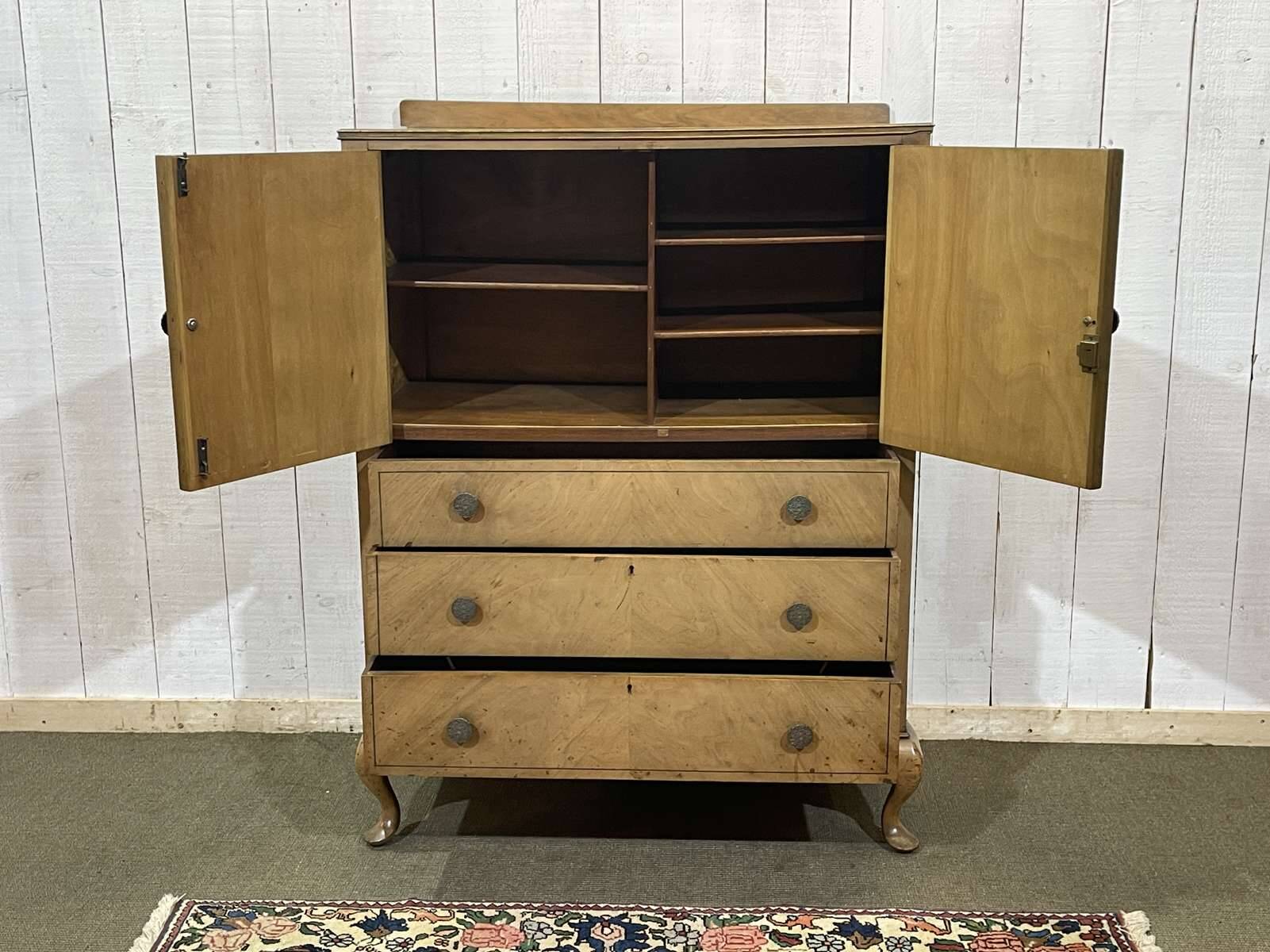 1930s English Art Deco walnut sideboard