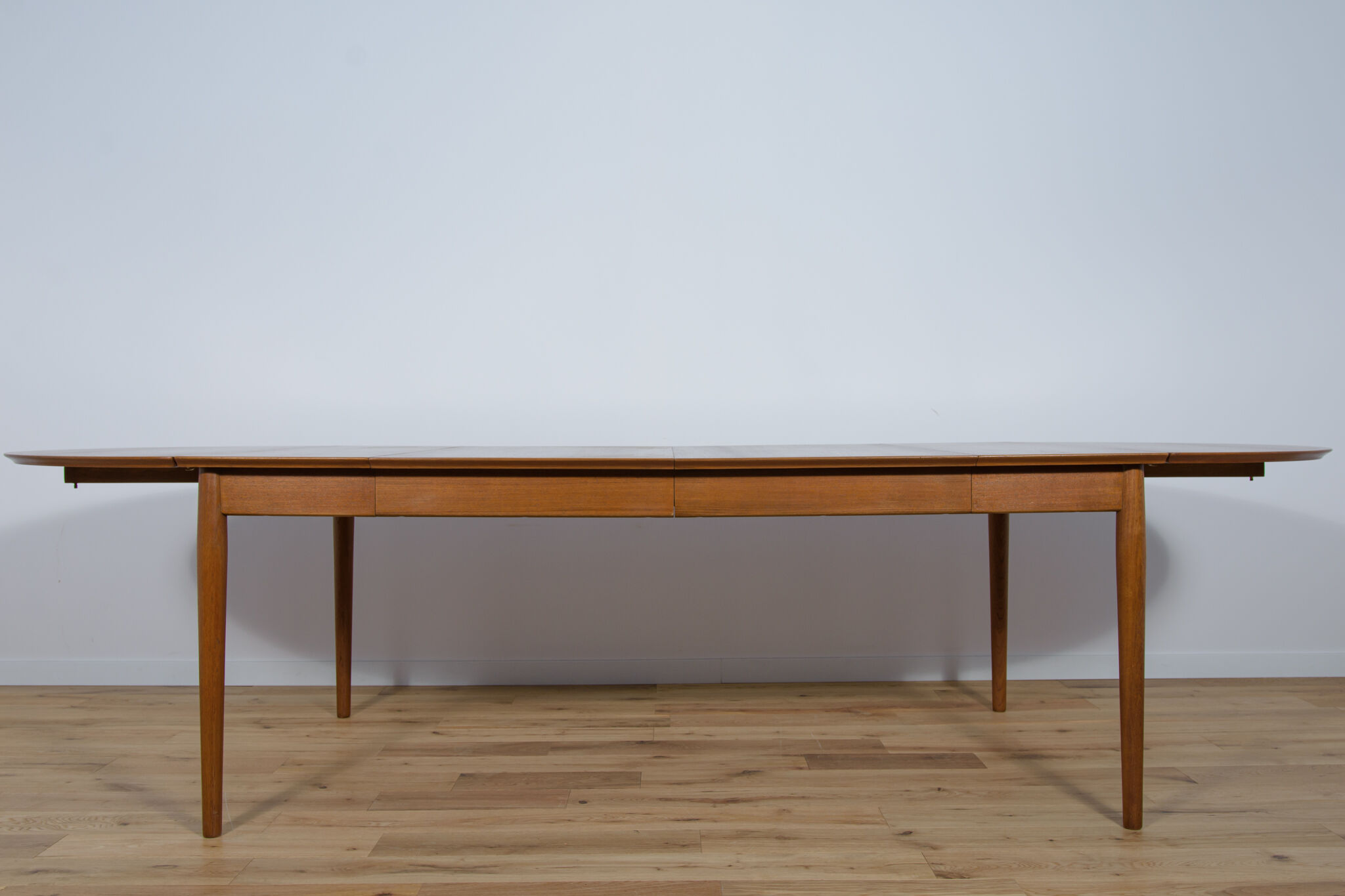 Table à manger extensible en teck, années 1960