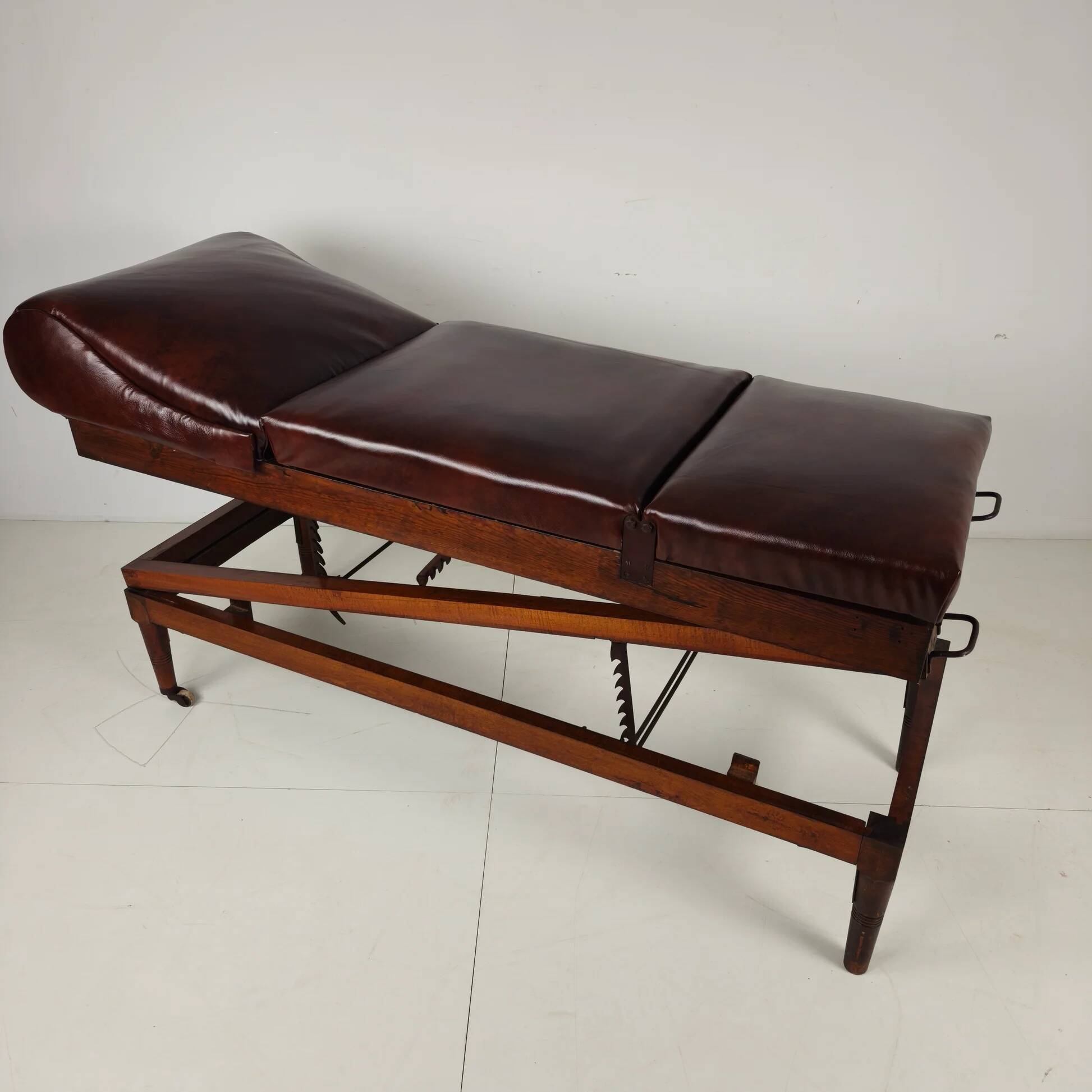 Lit d'hôpital militaire anglais antique – 19e siècle