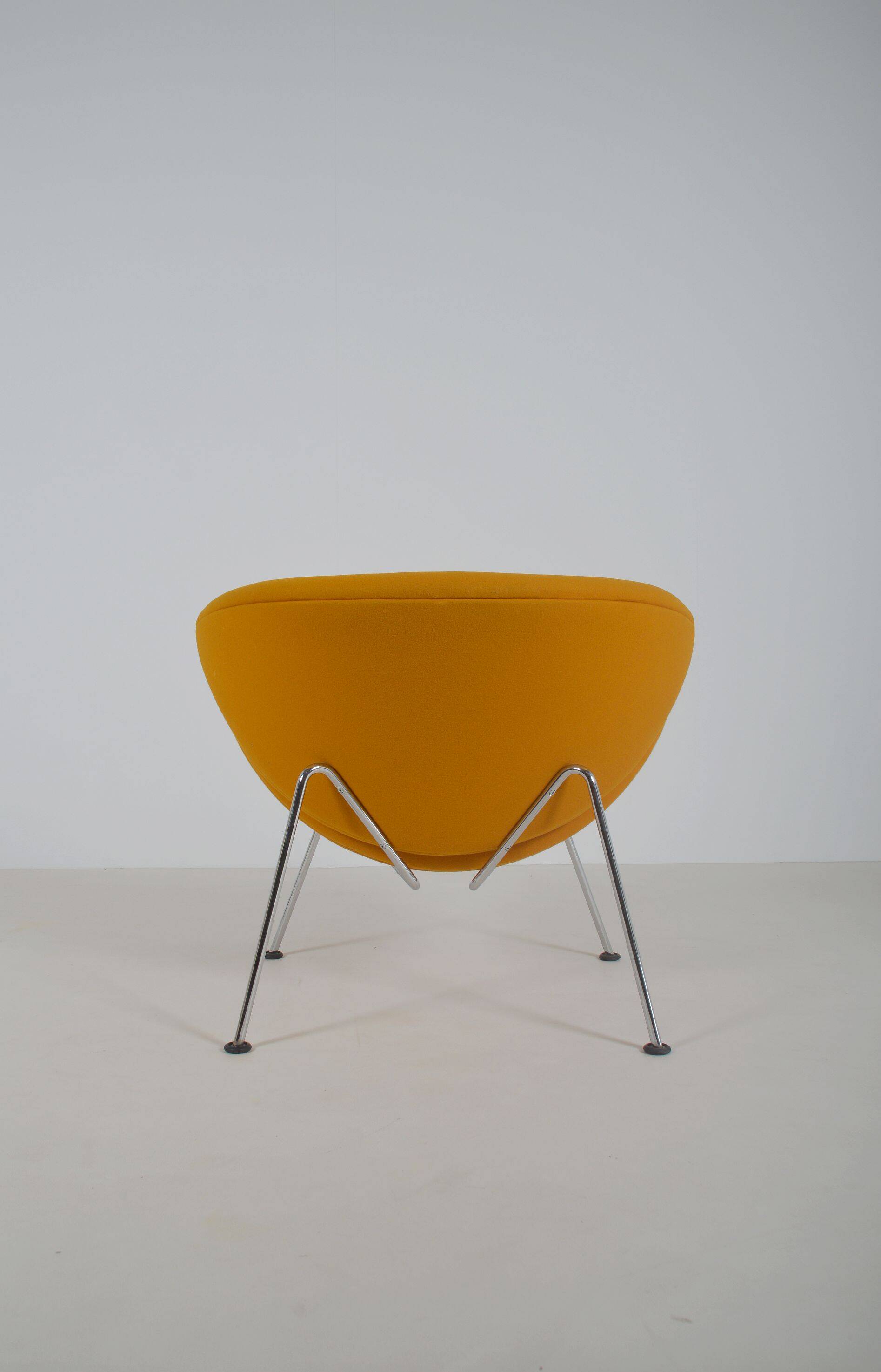 Orange Slice F437 designed by Pierre Paulin for Artifort