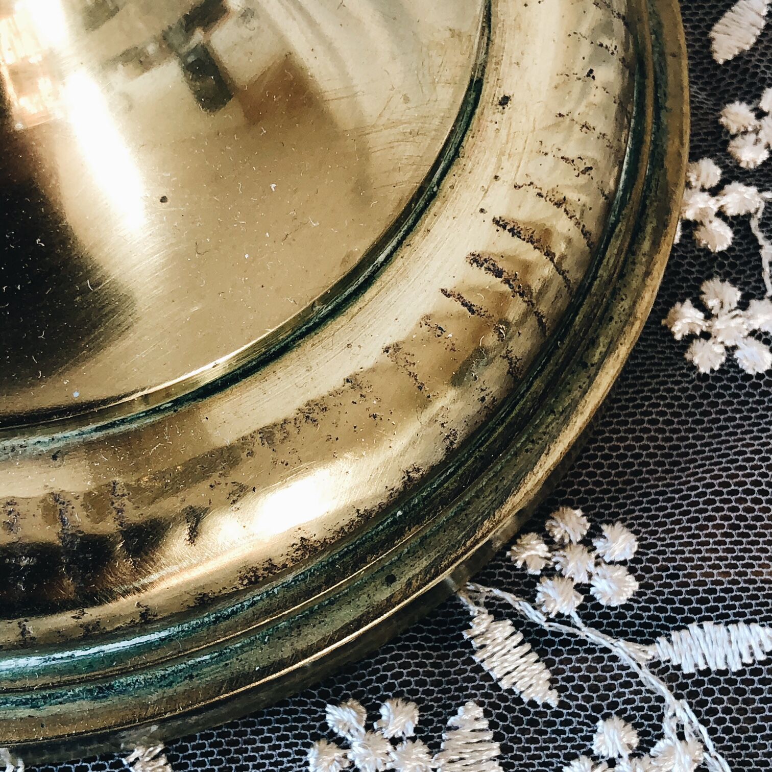 Bronze standing ashtray "Lys"