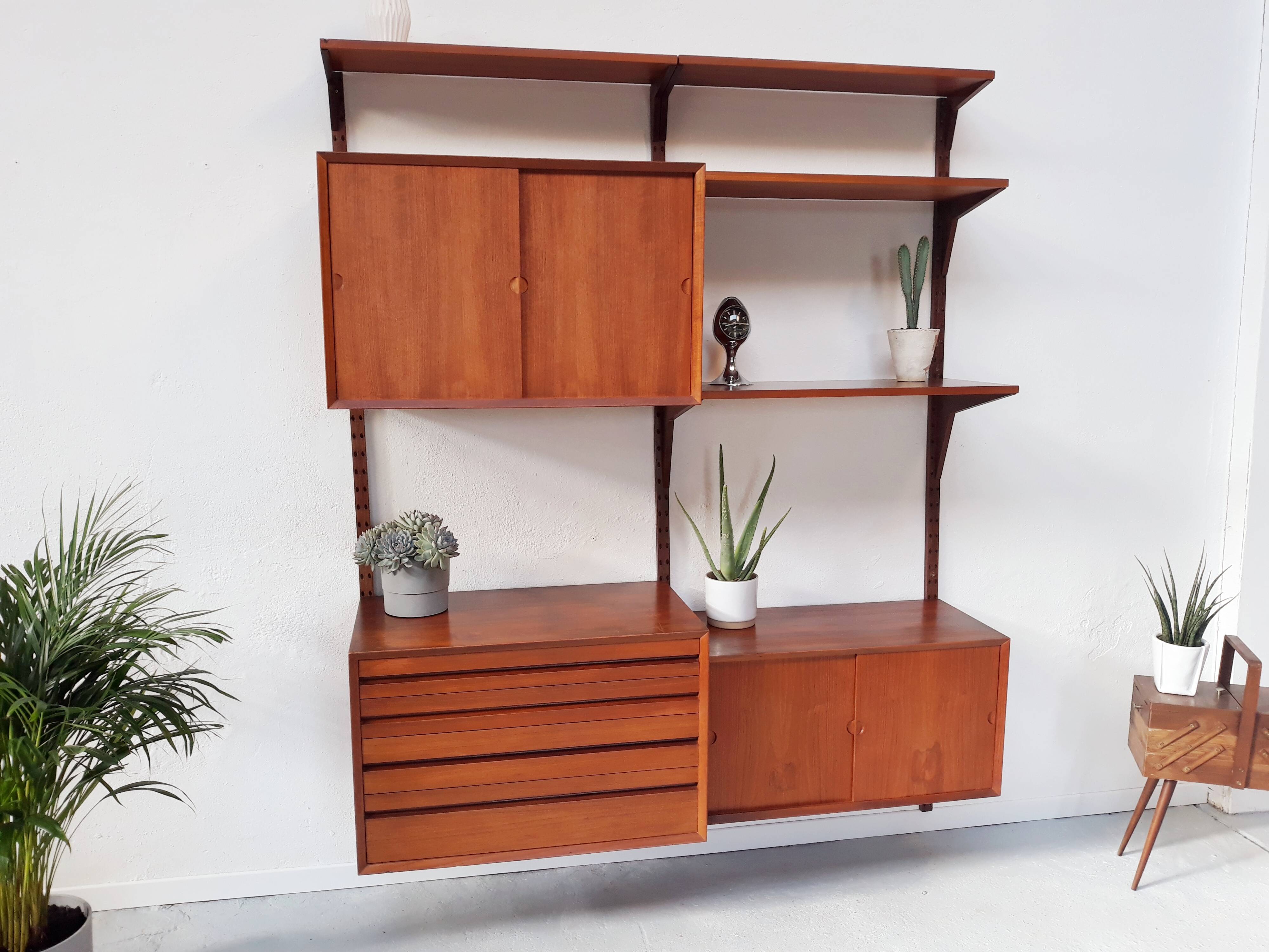 Étagère modulable scandinave en teck royal system par Poul Cadovius