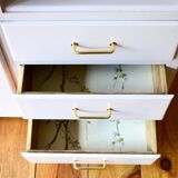 Asymmetric cabinet