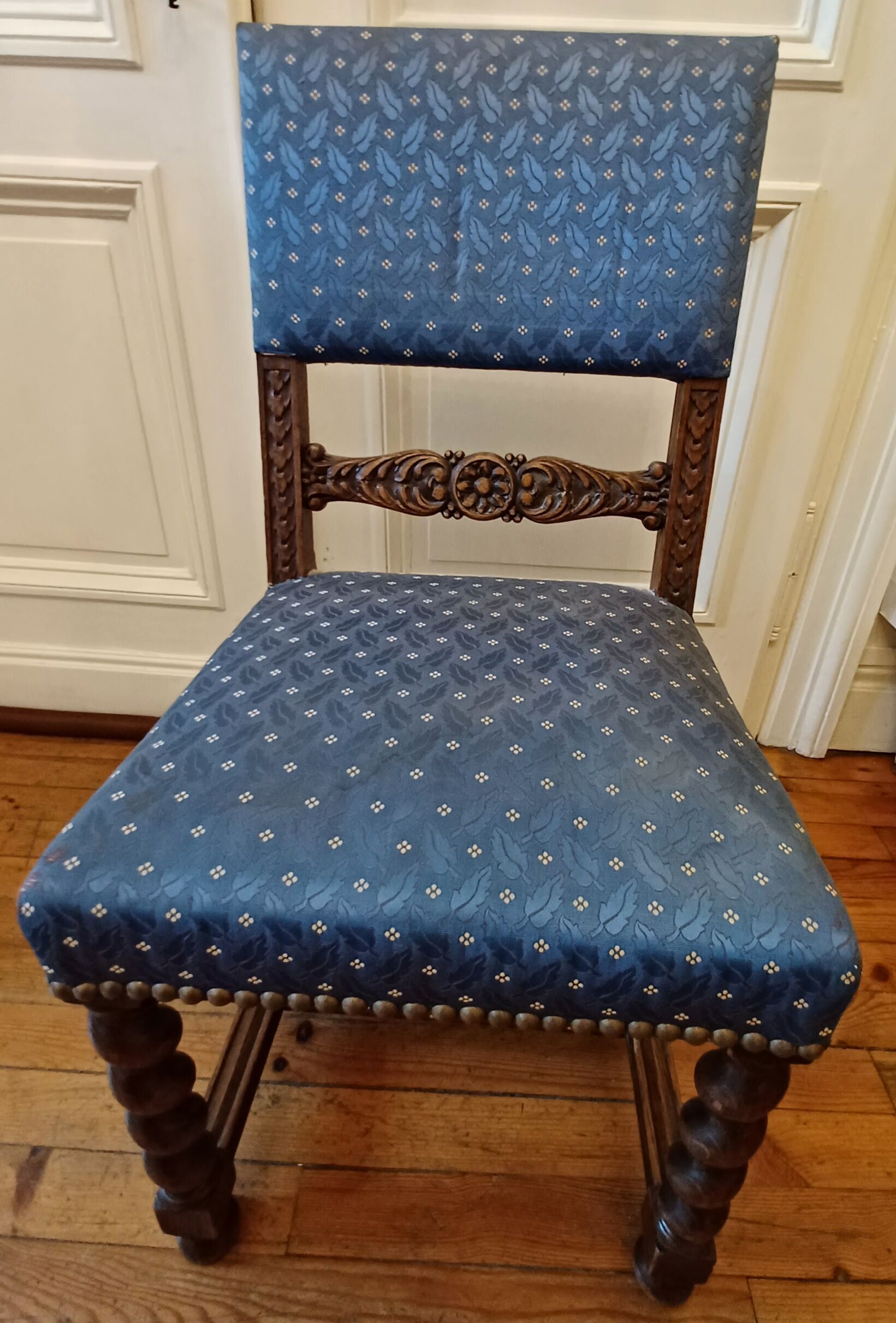 6 carved chairs; Flemish-Spanish