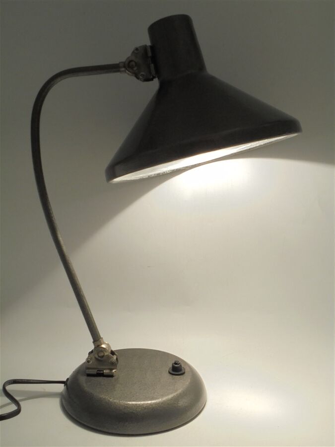 Articulated lamp