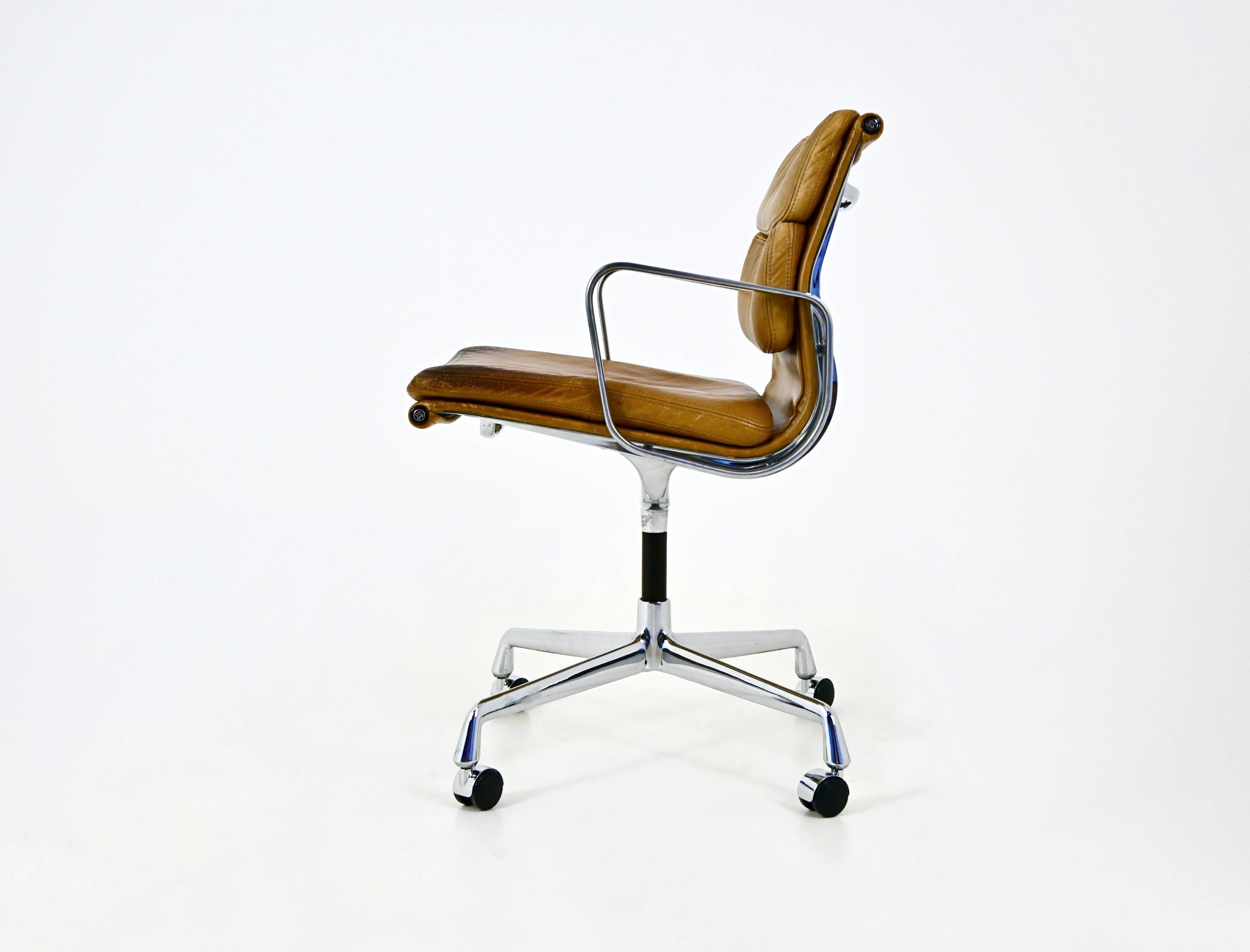 Office chair by Charles and Ray Eames for Herman Miller, 1970s