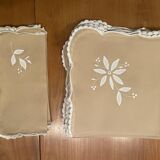 Serviettes brodées en deux tailles