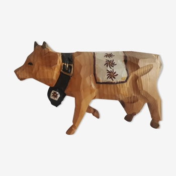 Vache en bois sculpté et peint