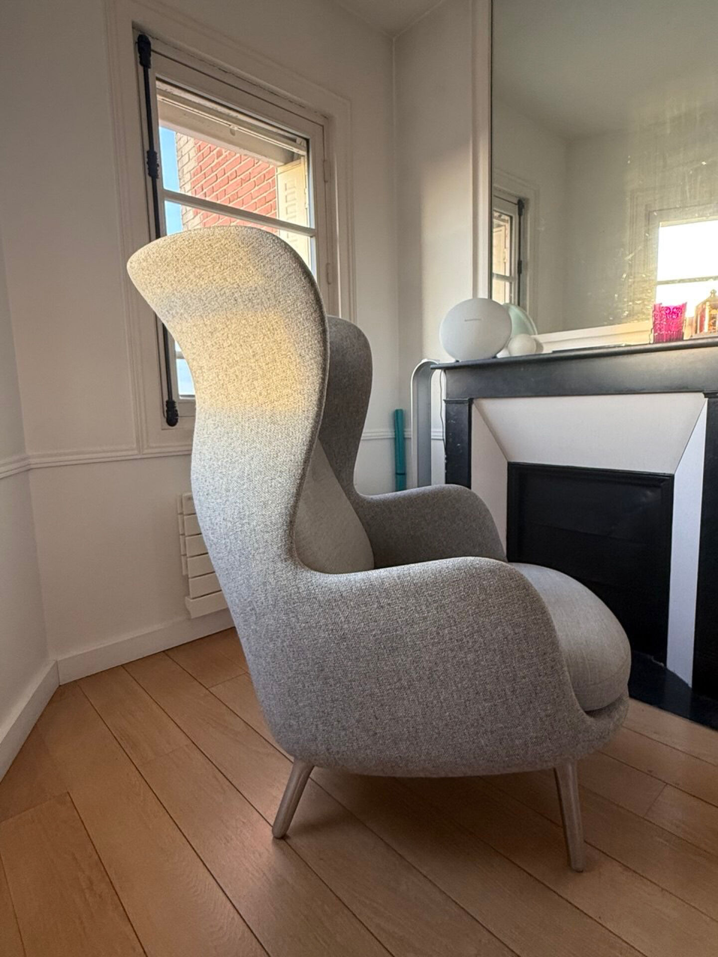 Fauteuil RO Fritz Hansen – Jaime Hayon – tissu Kvadrat