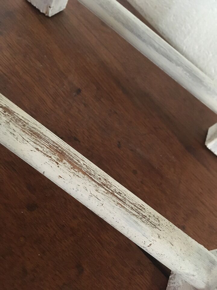 Wooden patinated in white footrest