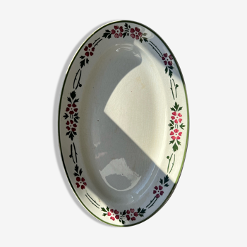 Oval dish with floral decoration