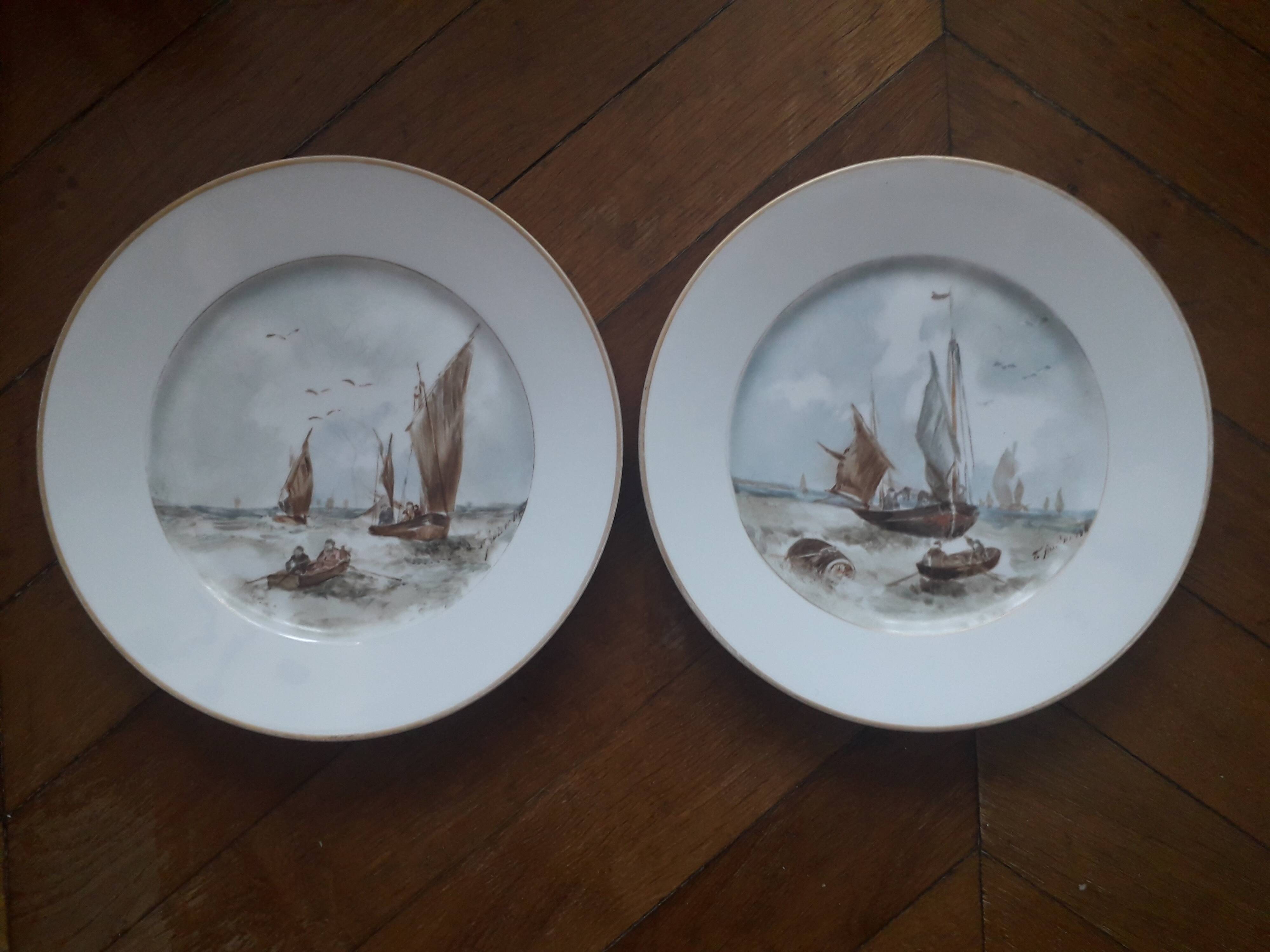 2 assiettes vintage signées avec un décor de mer
