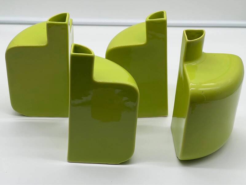 Vase design en céramique verte