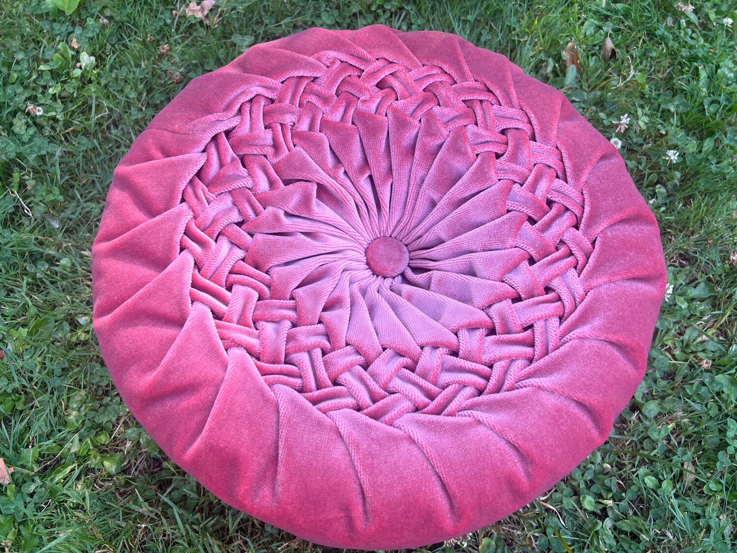 Vintage velvet pouf