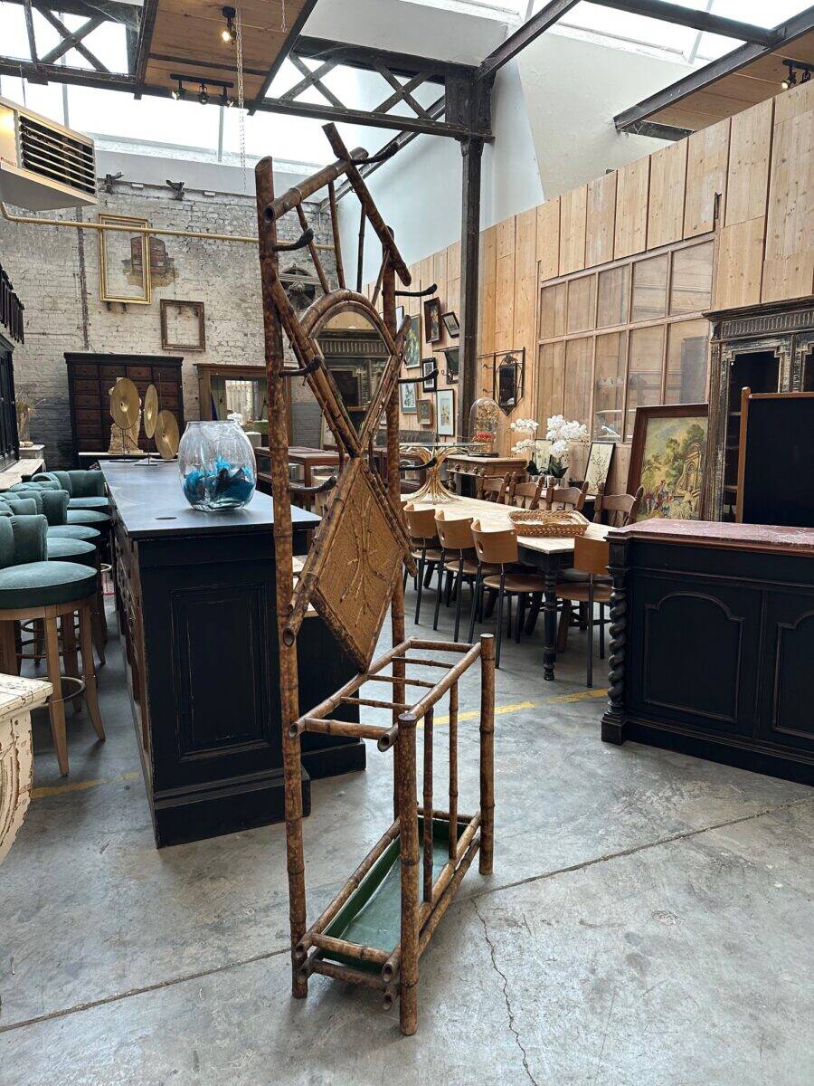 Entrance hall wardrobe in bamboo and rattan from the early 20th century.