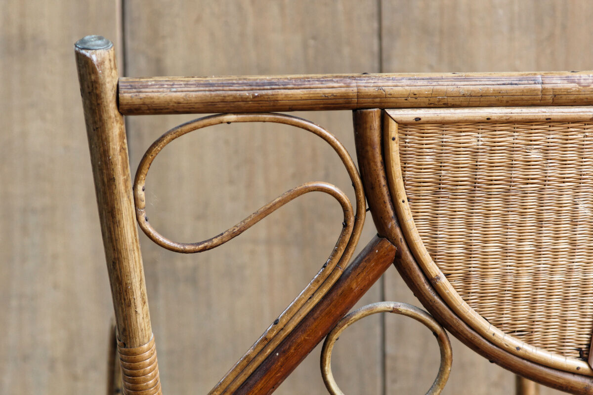 Fauteuil en rotin asymétrique