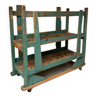 Shelves on casters