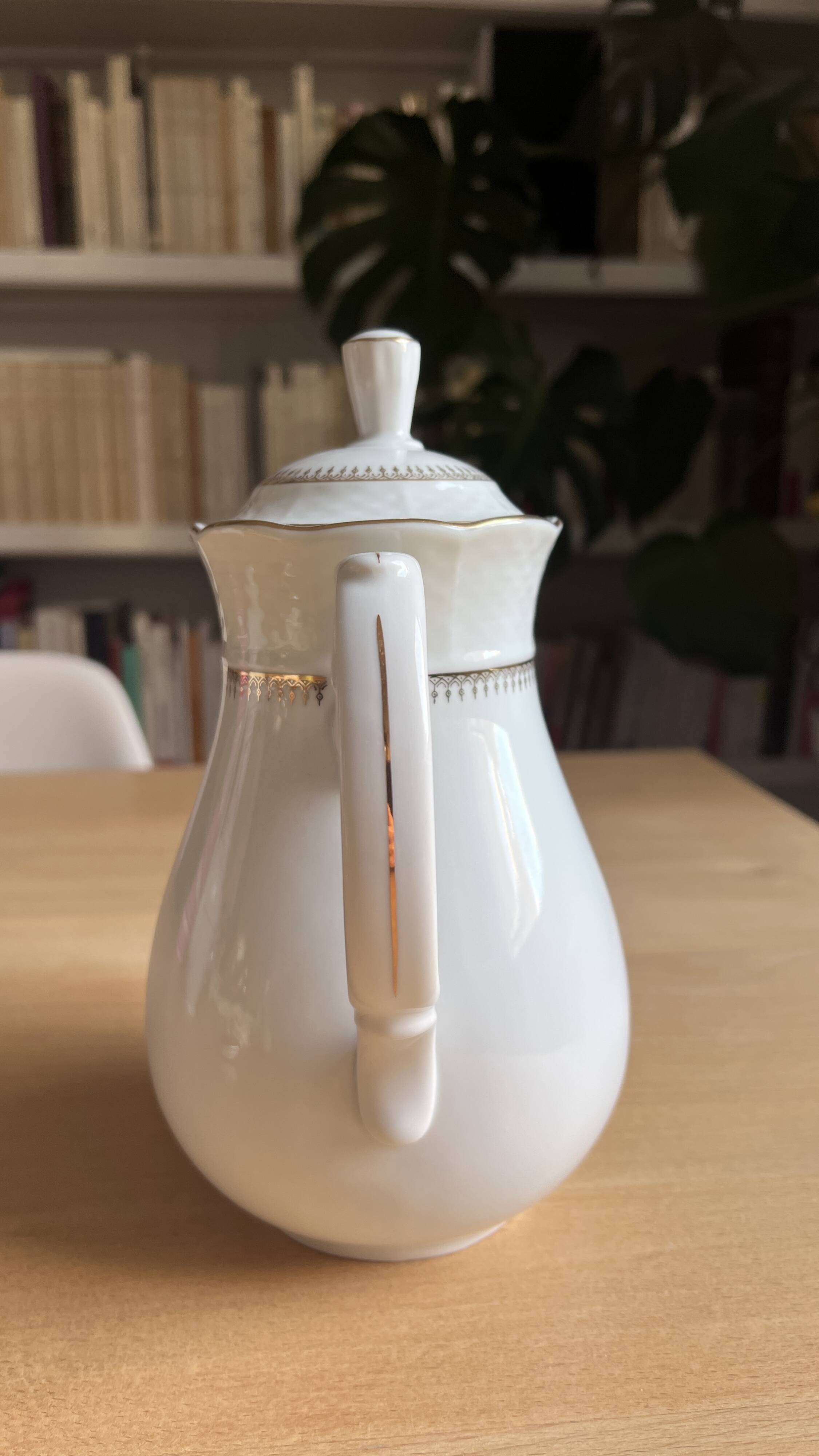 Vintage Thun teapot, Czechoslovakia