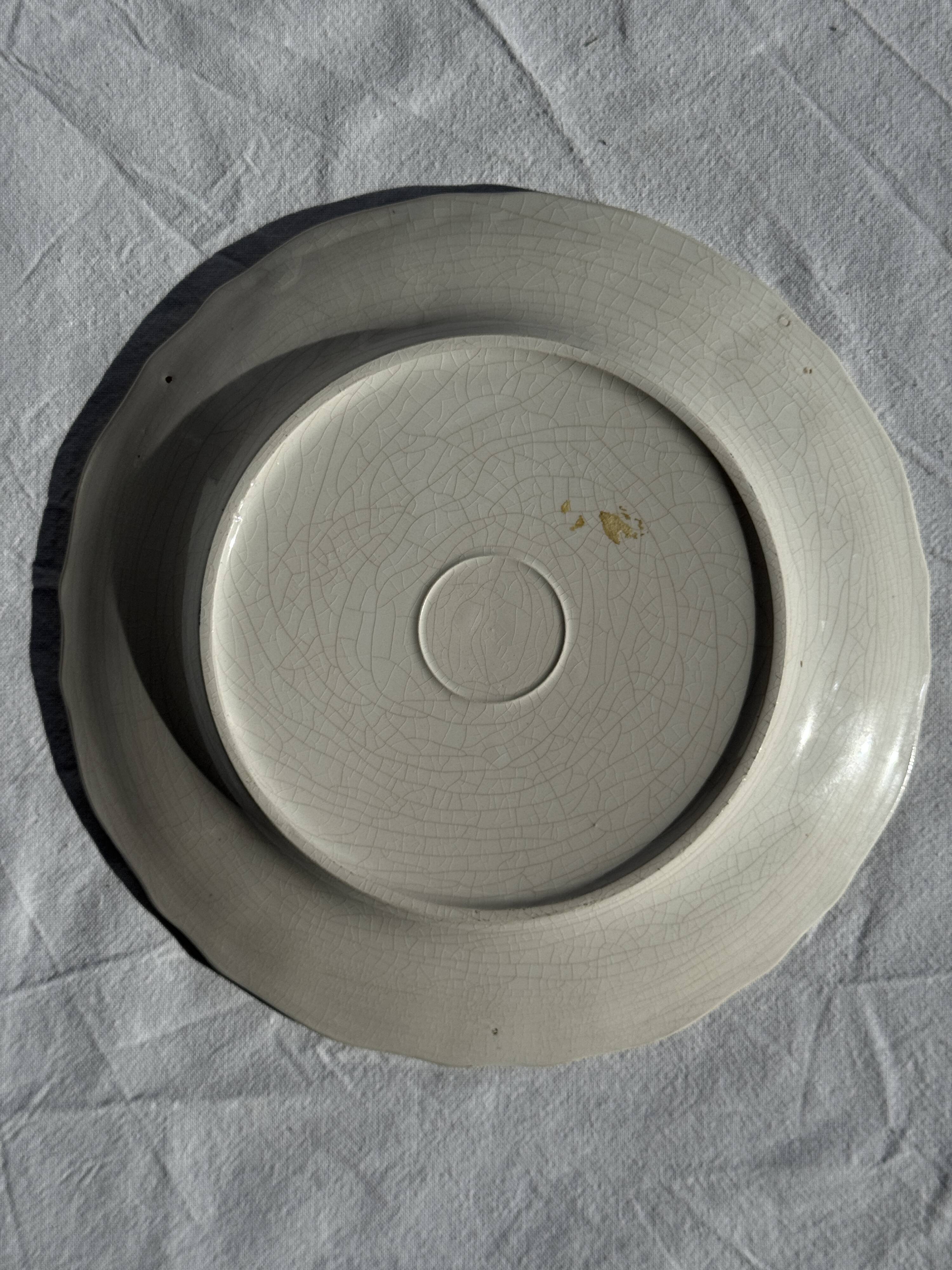 Decorative plate with stylised bird pattern D24.5