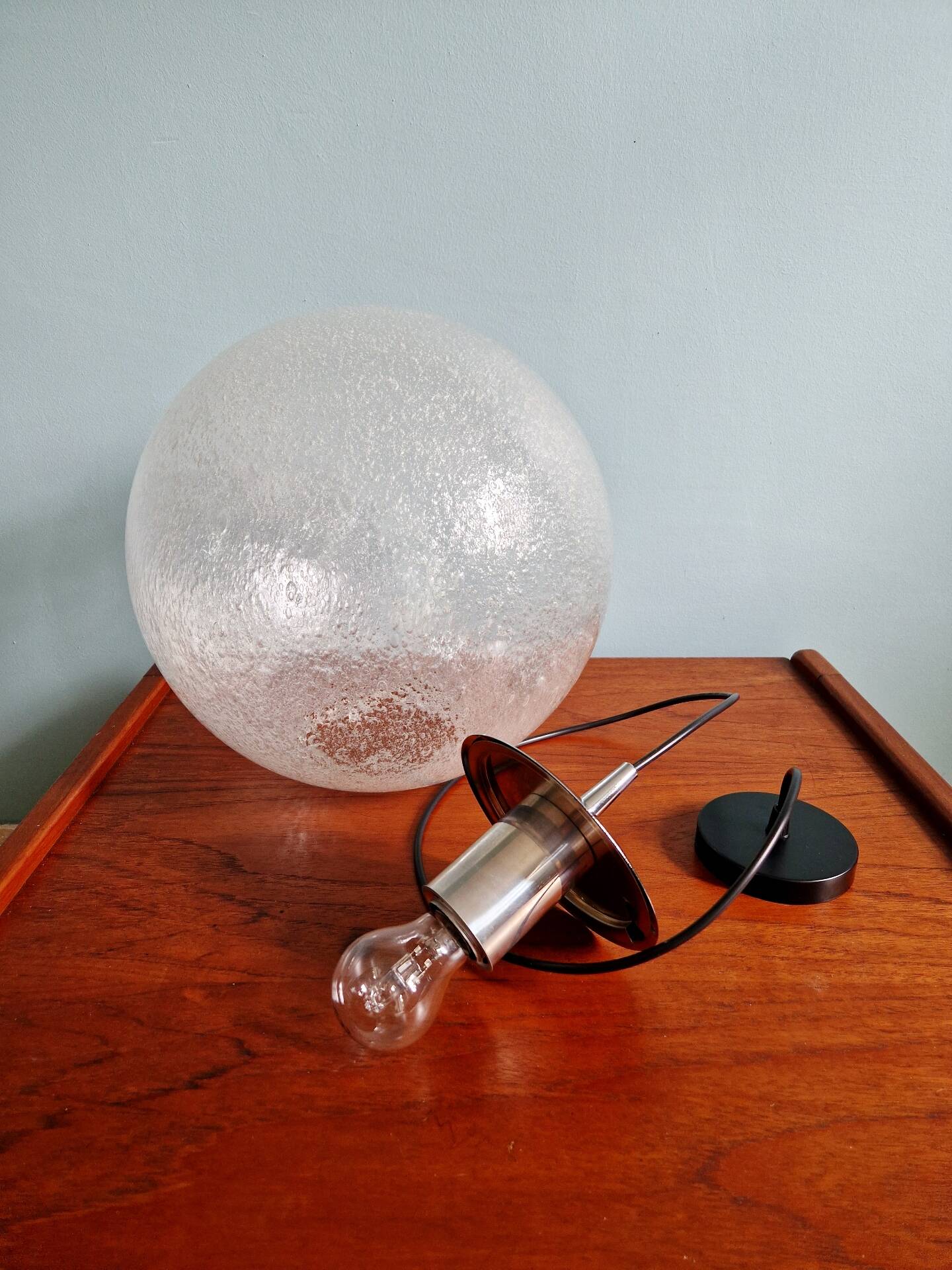 Suspension Space Age in blown bubble glass, Peill & Putzler, 1970