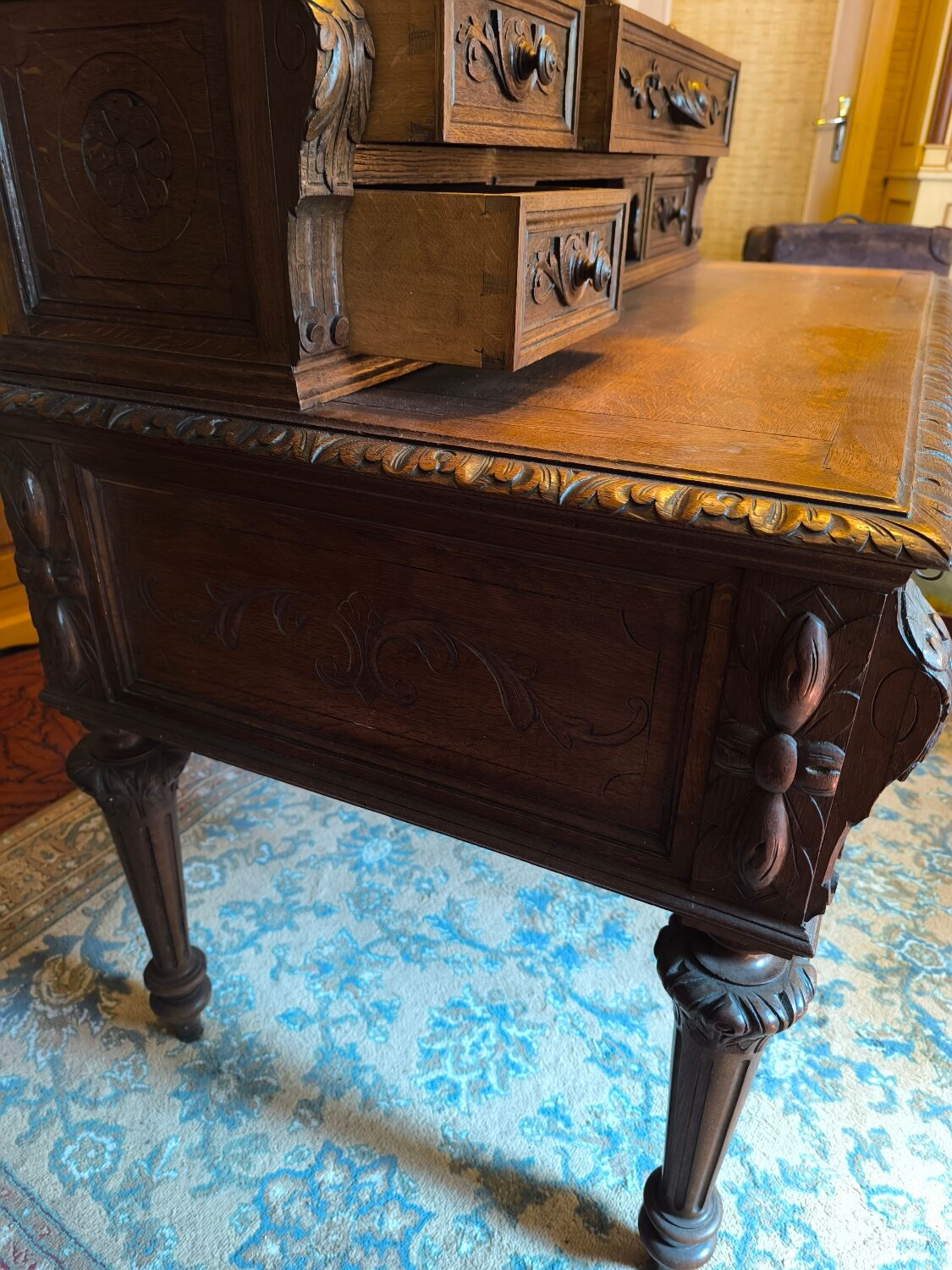 Neo-Renaissance style graduated desk
