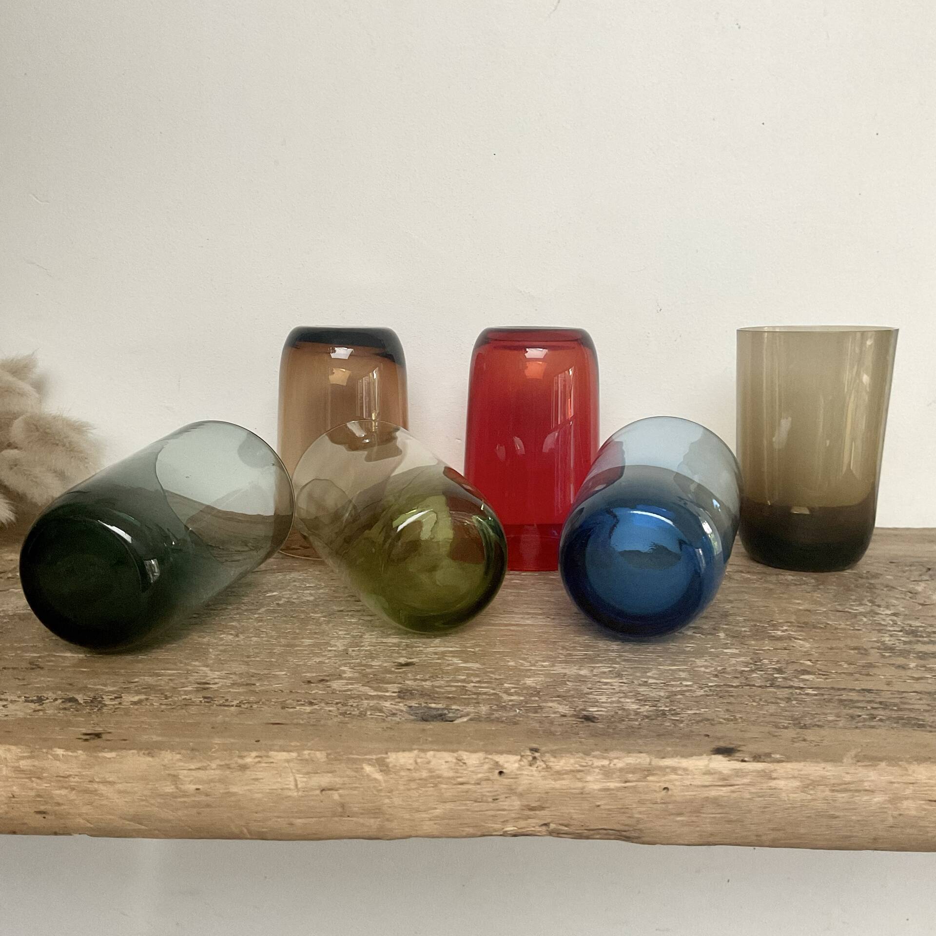 6 vintage coloured glasses