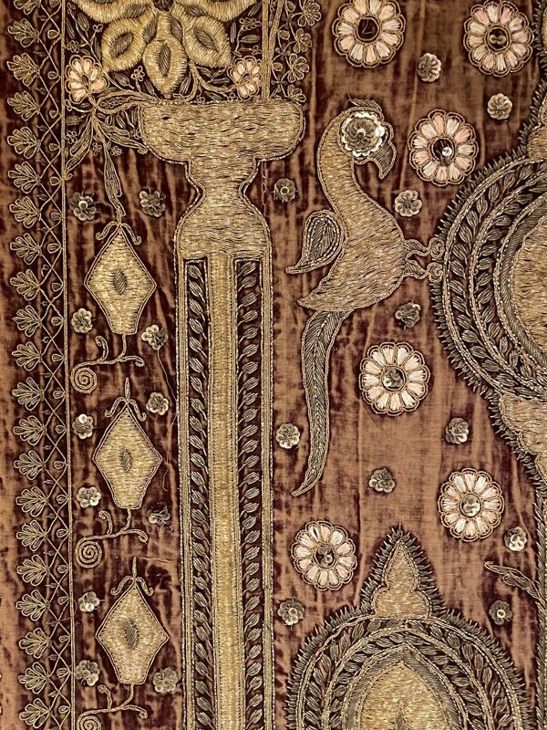 Broderie Indo Portugaise Du 18° Siècle Au Fil d'Or Sur Velours