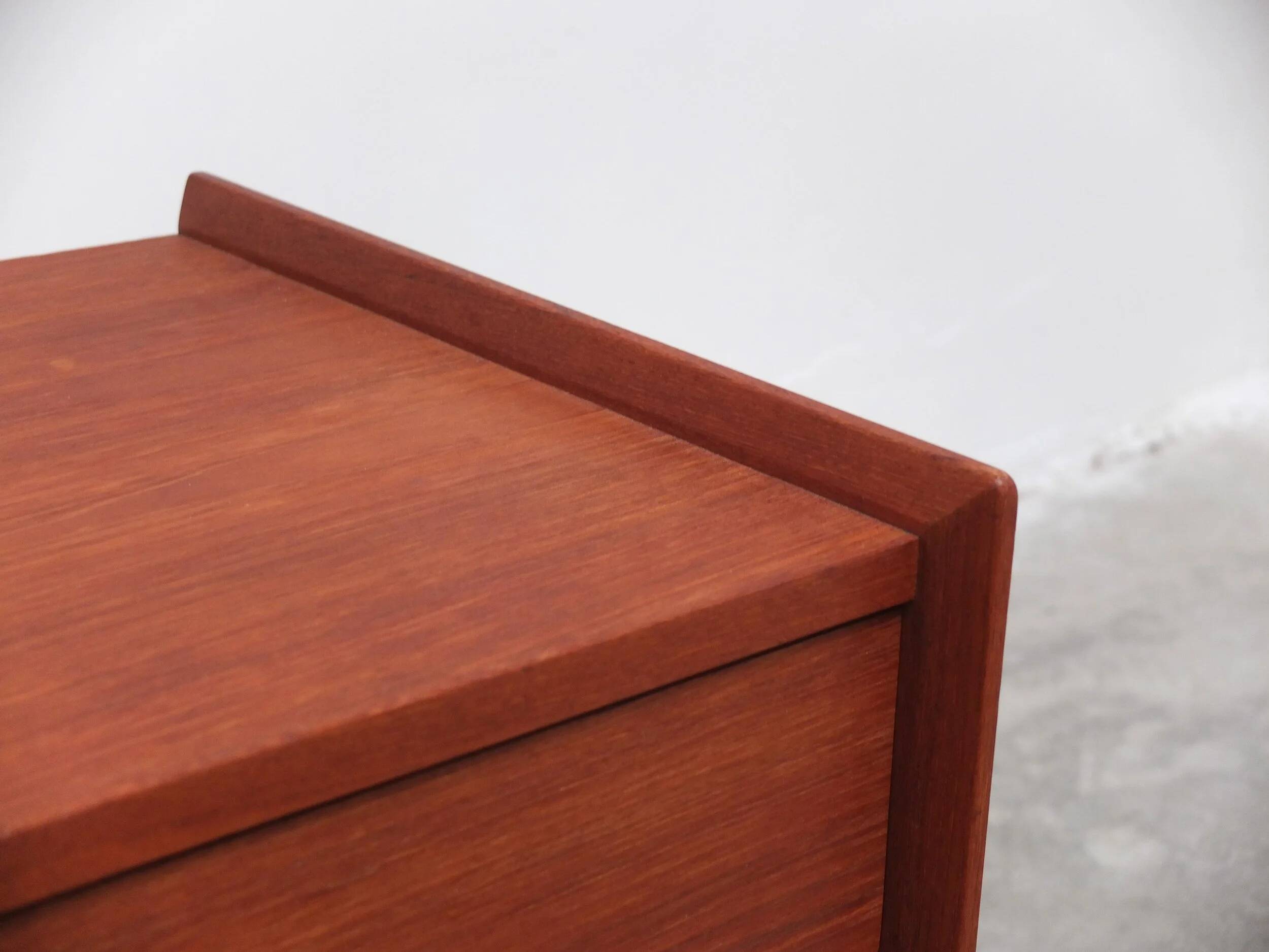 Danish chest of drawers in teak with sledge feet, 1960s