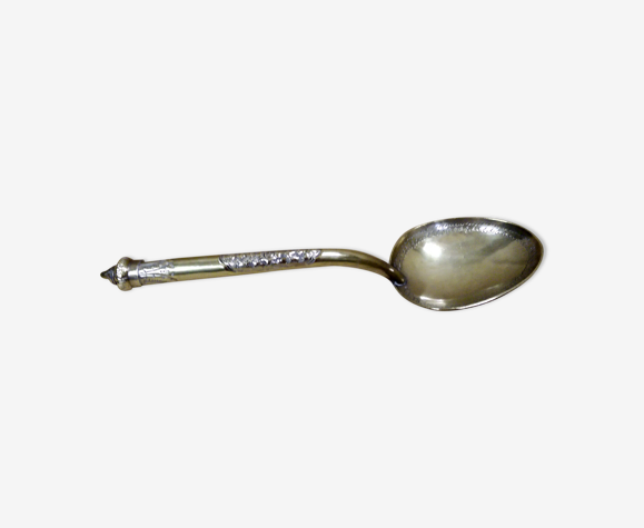 Cuillère de service baroque en laiton
