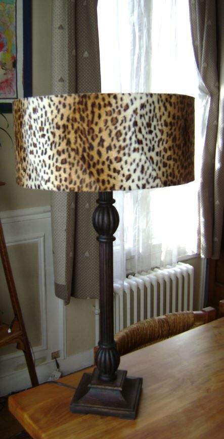 Table lamp with leopard lampshade