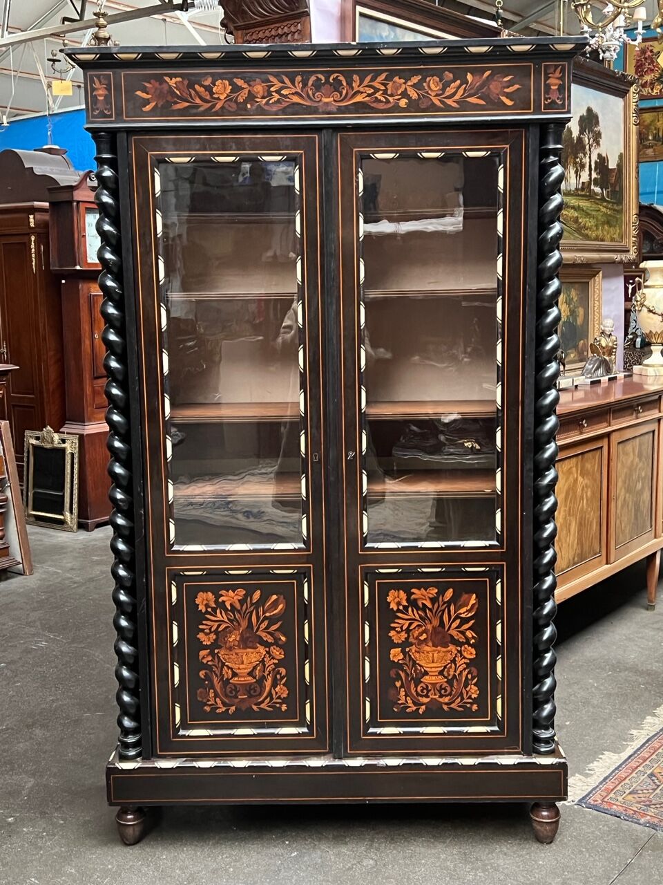 Napoleon III library or showcase.