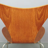 Lot de 3 chaises modèle "3107" par Arne Jacobsen