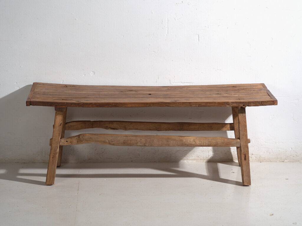 Table basse ancienne en bois de pin – Chine, circa 1930