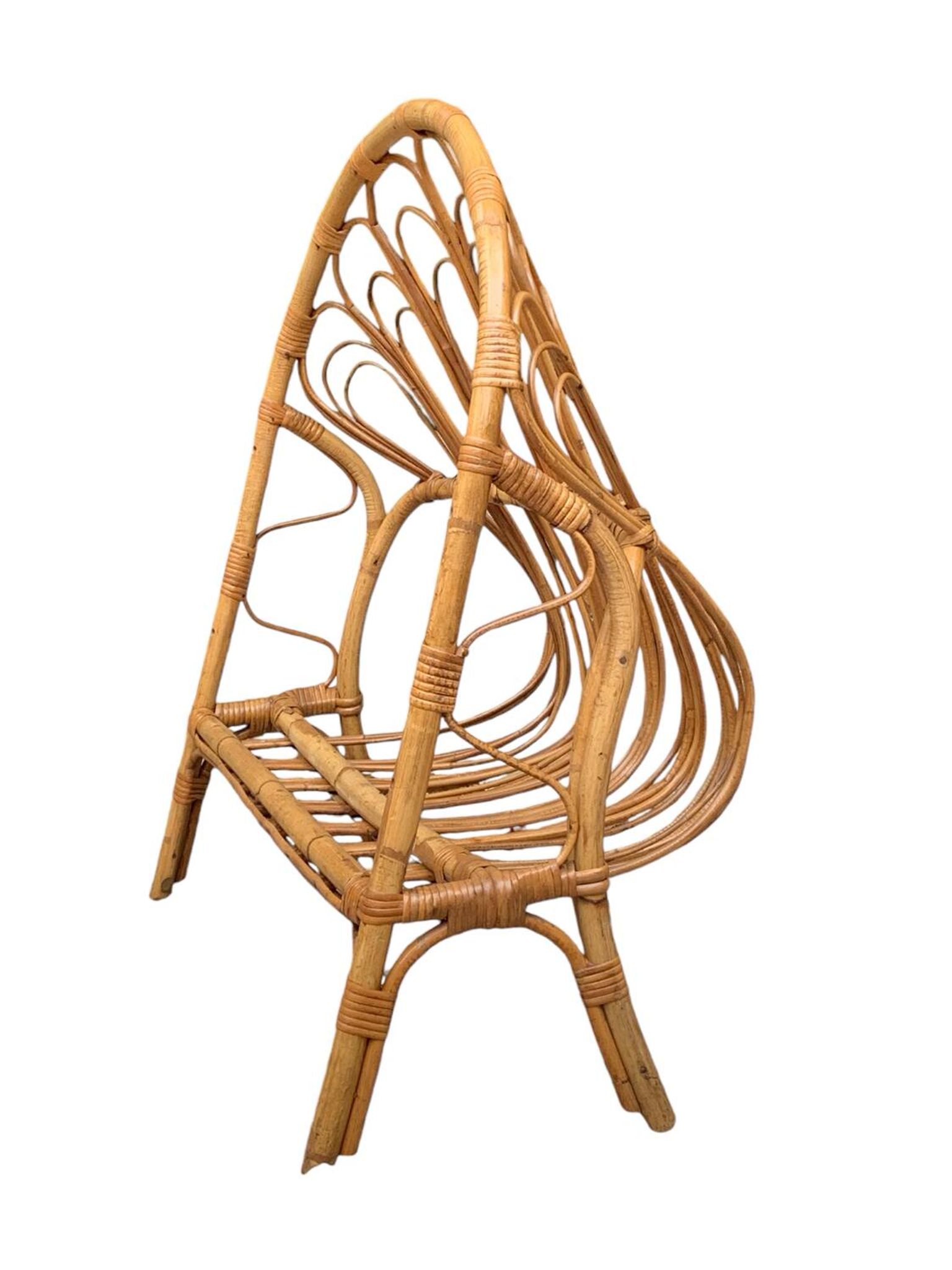 Lit corbeille en rotin pour enfant 1960