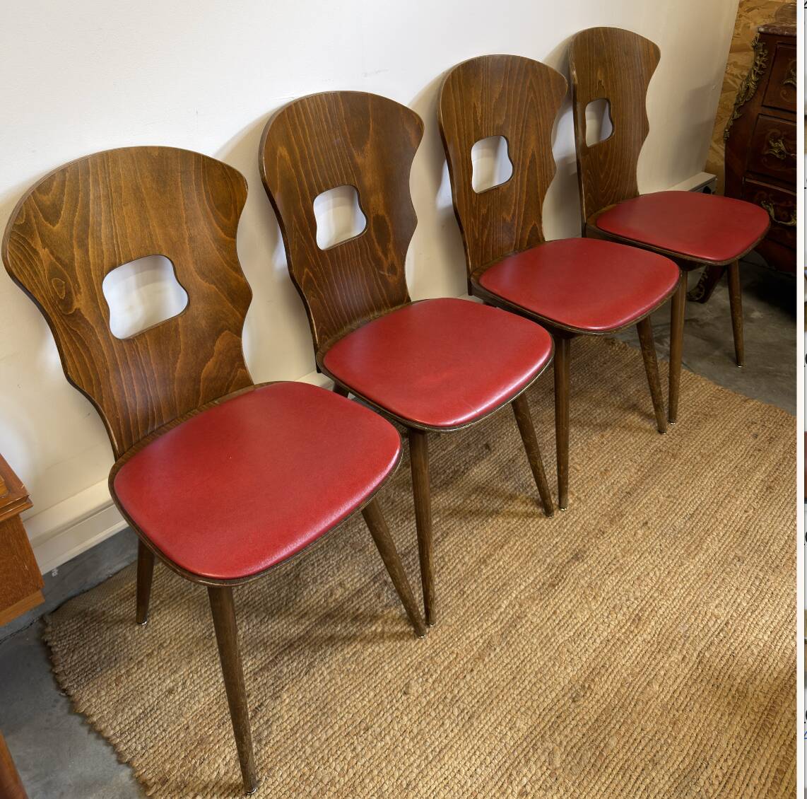 Suite de 4 chaises Baumann modèle “Gentiane” – années 60/70