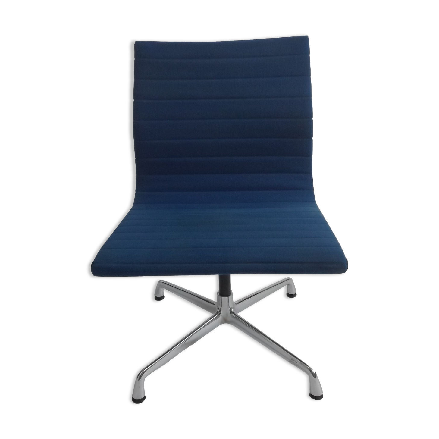 Eames EA 105 side chair
