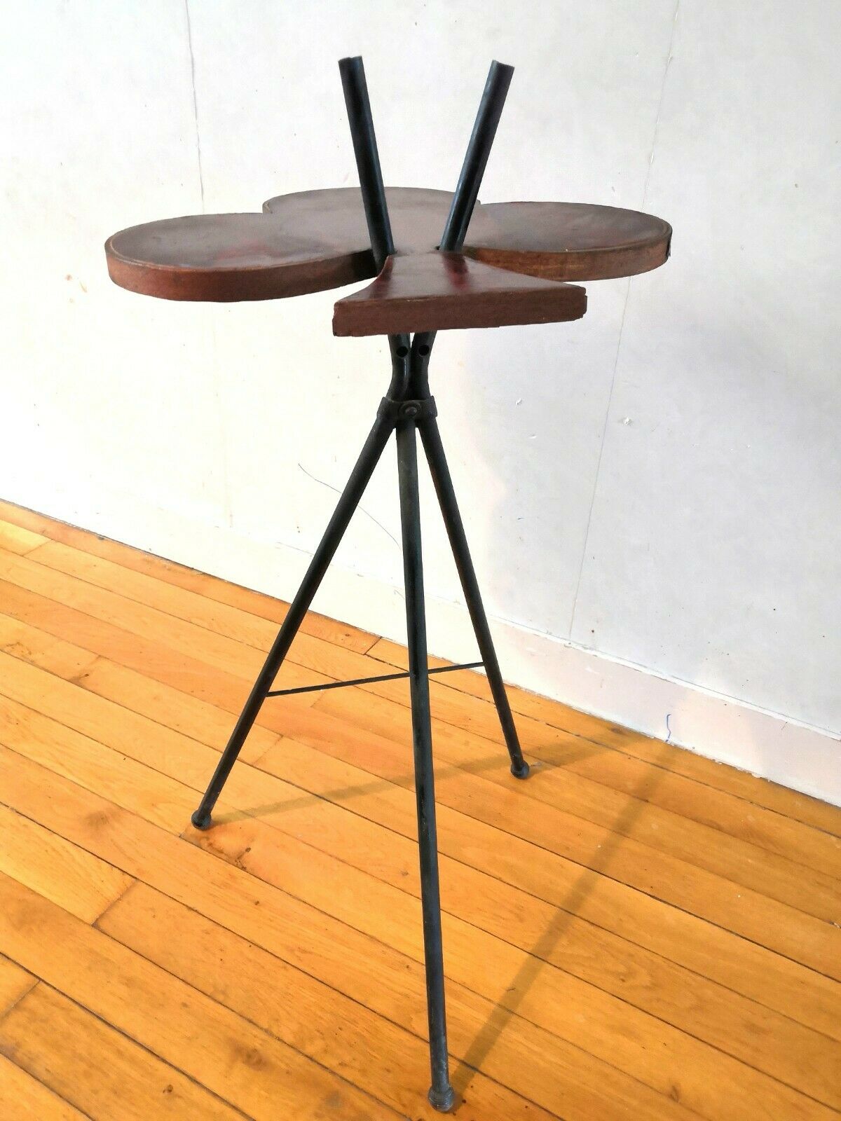 Healed tripod tripod sofa clover design 50s