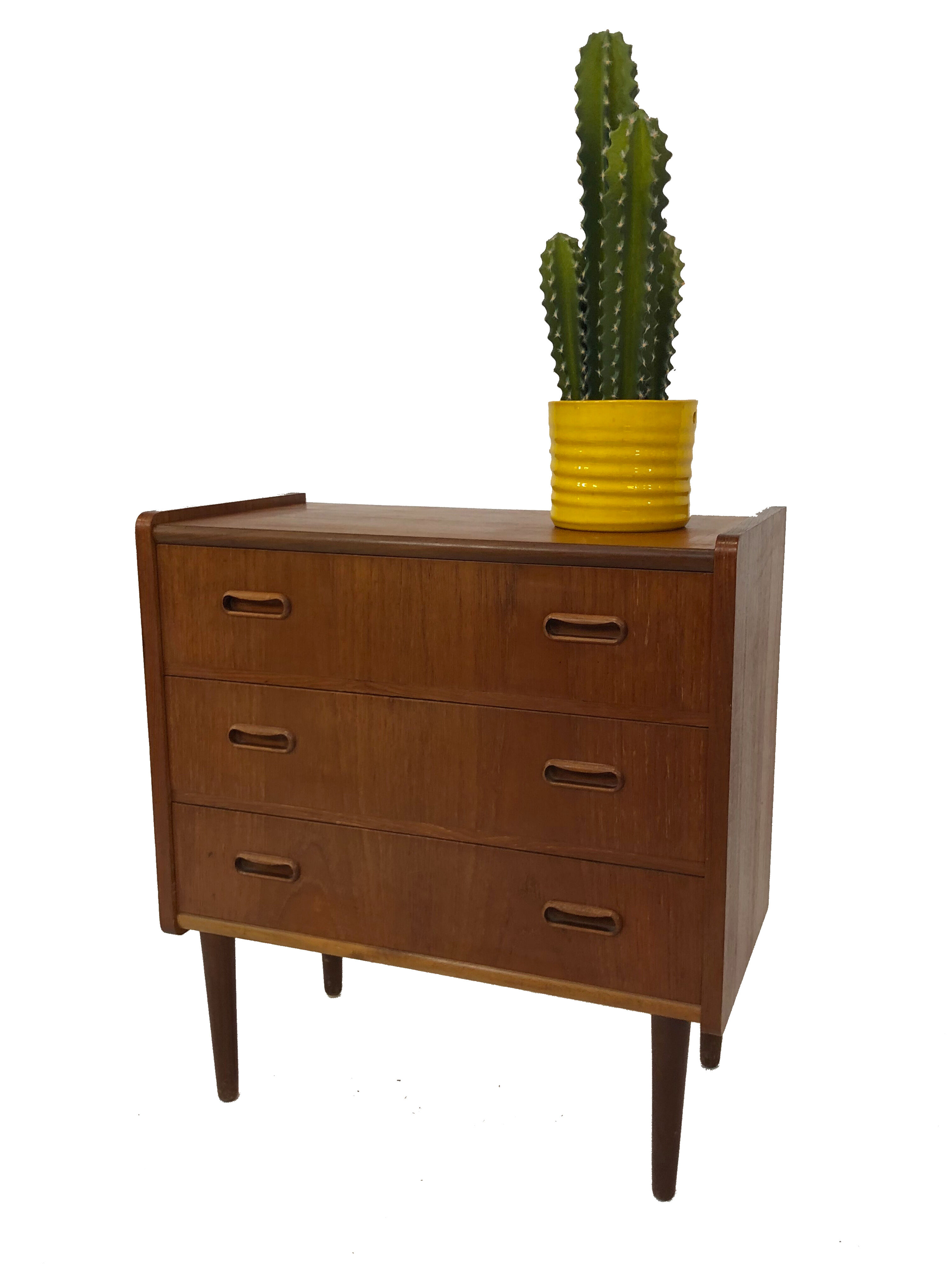Dresser in teak