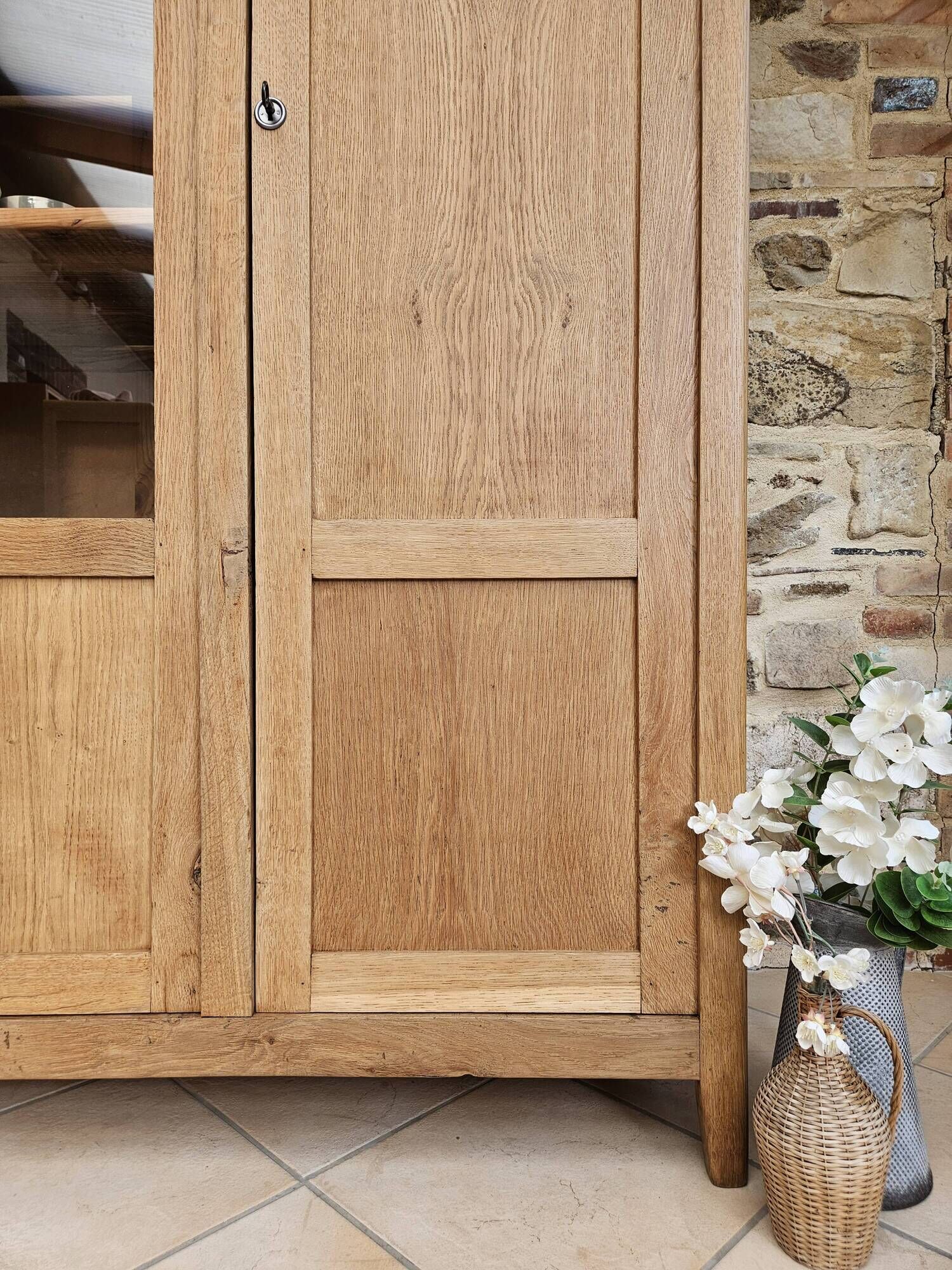 Parisian display cabinet