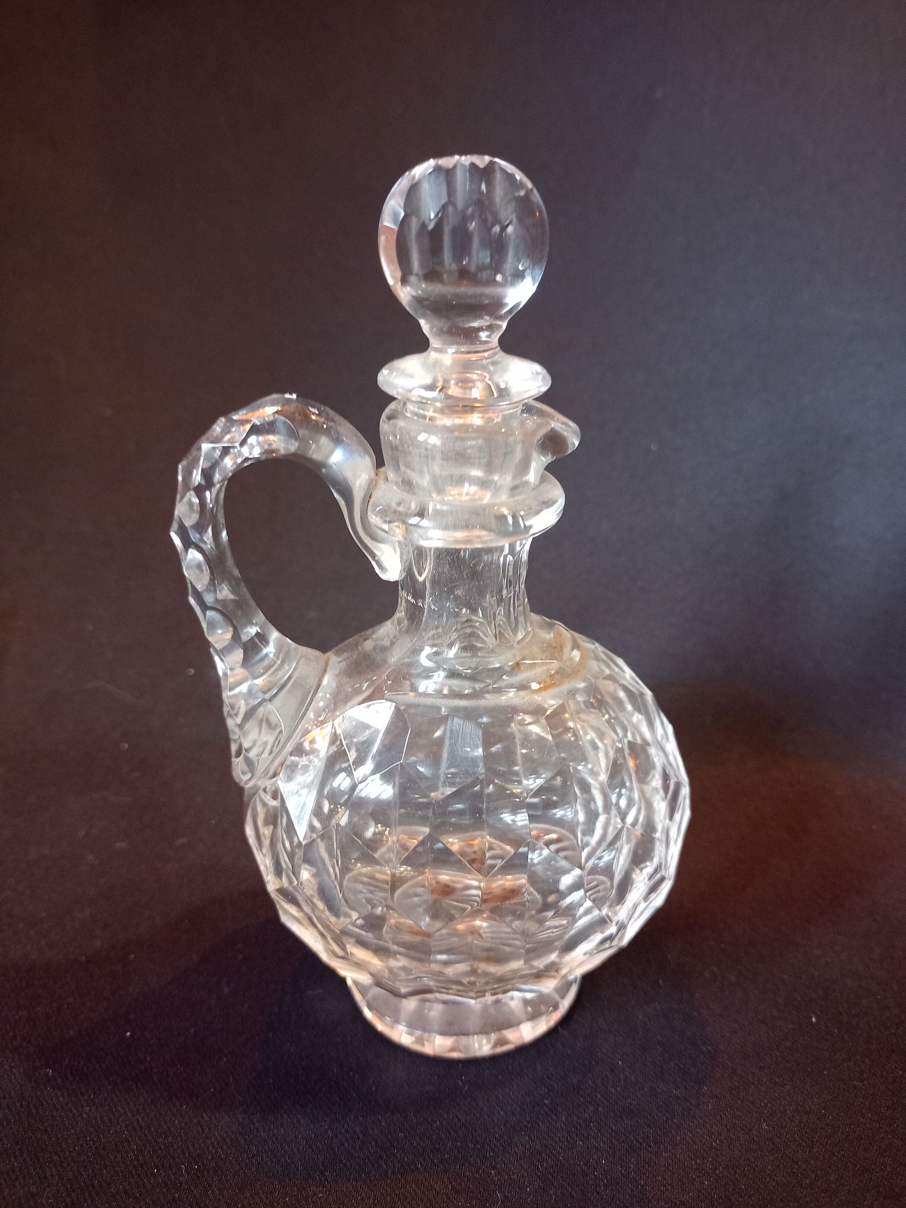 Cut and faceted crystal bottle 14 cm