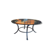 Round coffee table