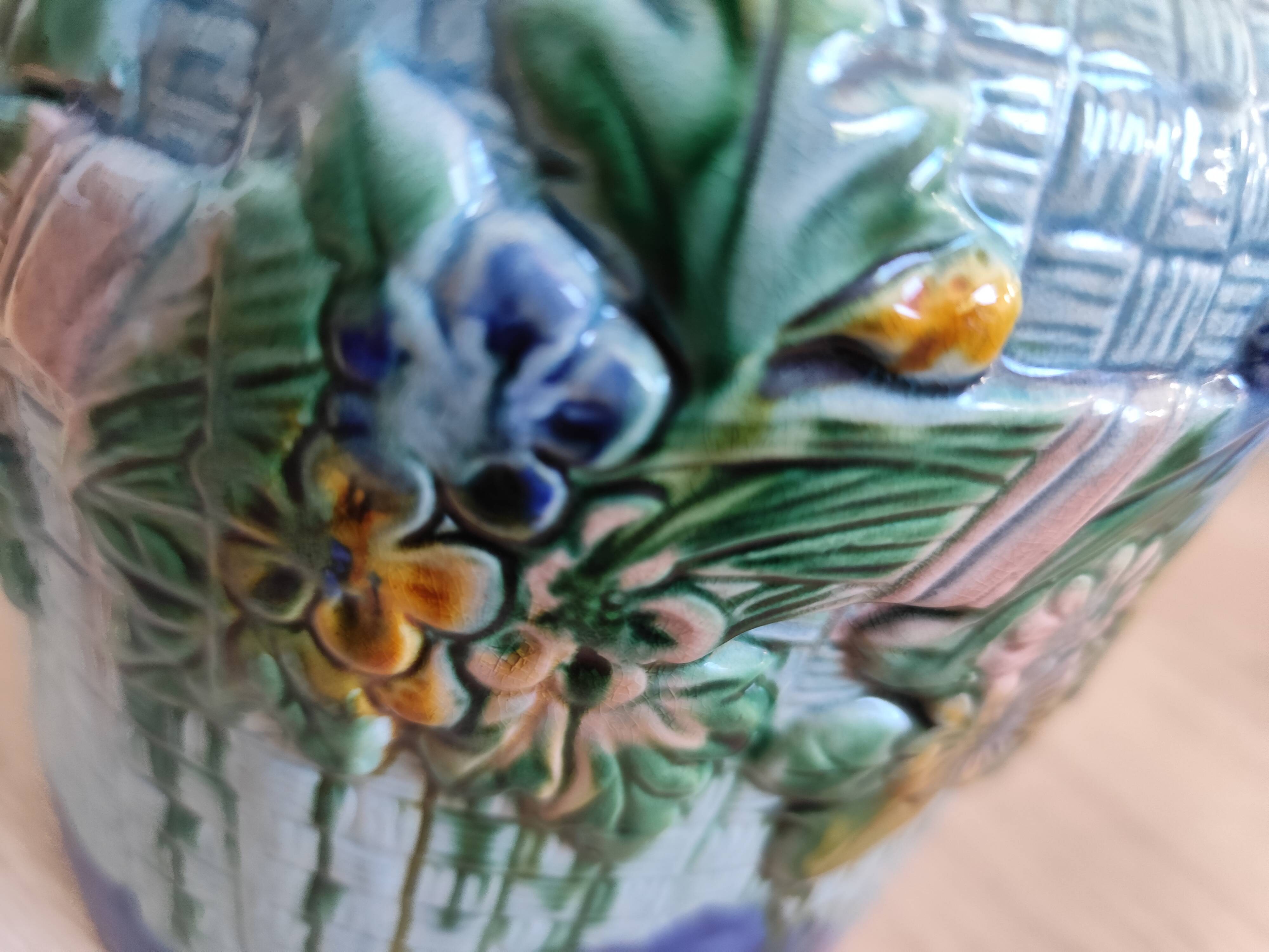 Antique Victorian Art Majolica Earthenware Cheese Cover with Dish