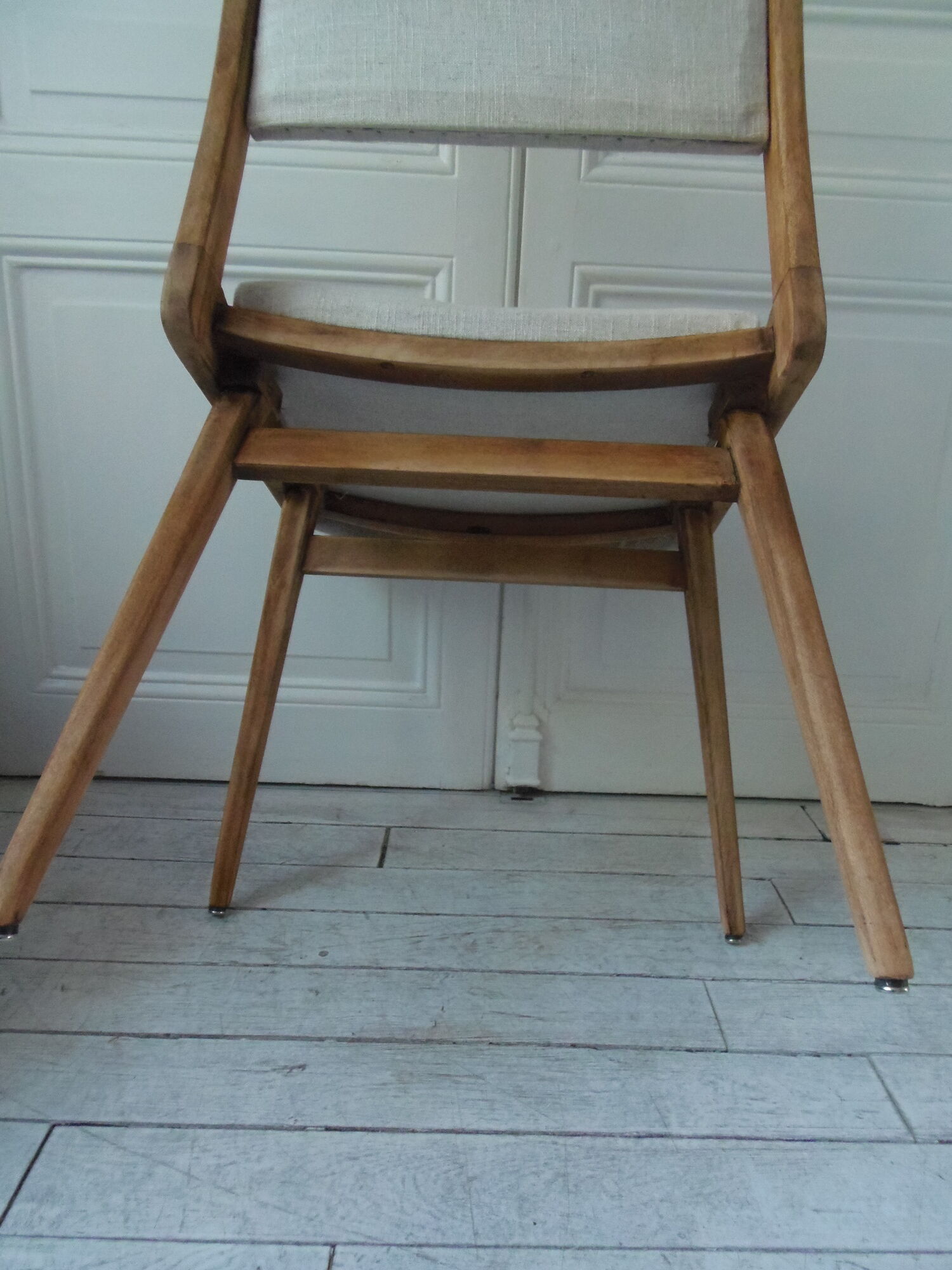 Series of 4 vintage chairs from the 50s in beech