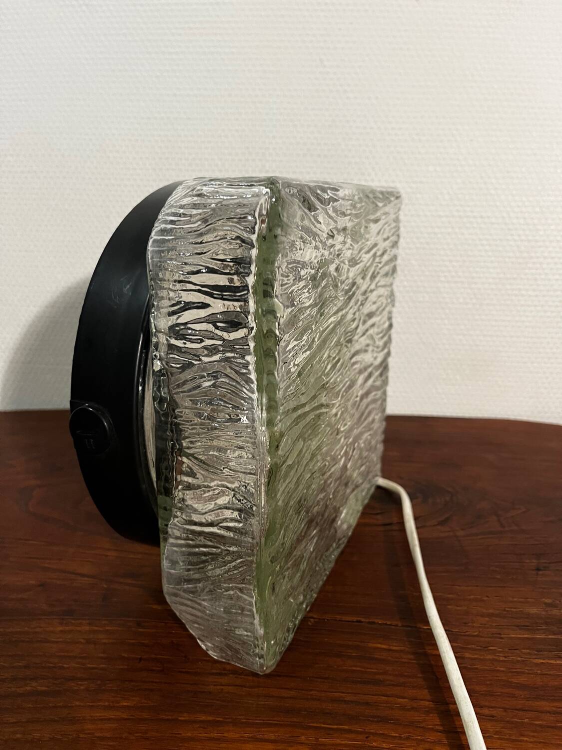 Chiseled glass pendant ceiling light